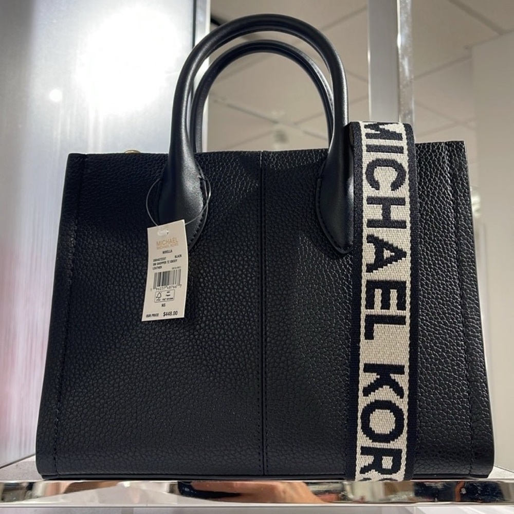 MICHAEL KORS
Mirella Small Pebbled Leather Crossbody Shopper Tote Bag
NWT - Picture 16 of 16